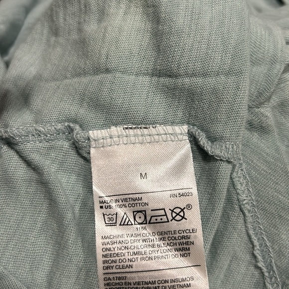 Old Navy Women’s‎ Everywear Light Blue Short Sleeve Crewneck Cotton T-Shirt Med - Picture 6 of 6